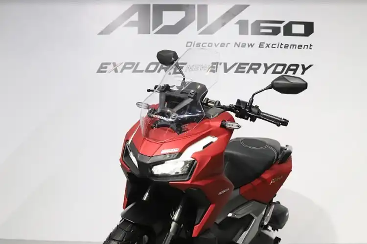 Simak Perbedaan Honda ADV 160 CBS dan ABS, Apa Saja yang Beda Nih?
