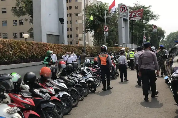 Jakarta Dibikin Rugi Tukang Parkir Liar, Dishub Langsung Buka Suara