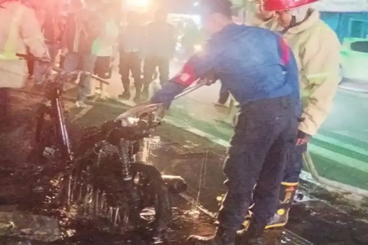 Motor Matic Tukang Ojek Pangkalan Hangus Terbakar, Saat Dinyalakan Mendadak Muncul Percikan Api