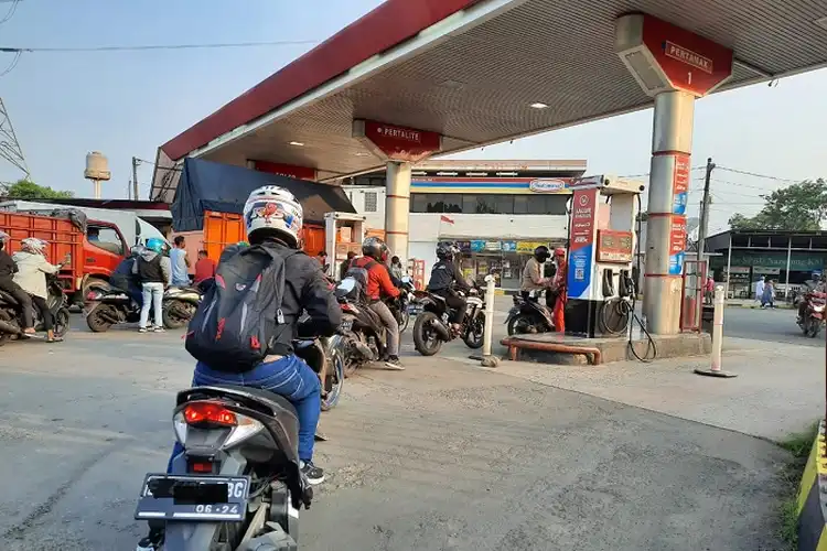 Ribuan Pemudik di Daerah Ini Kecewa Tidak Dilayani Beli Pertalite di SPBU Pertamina