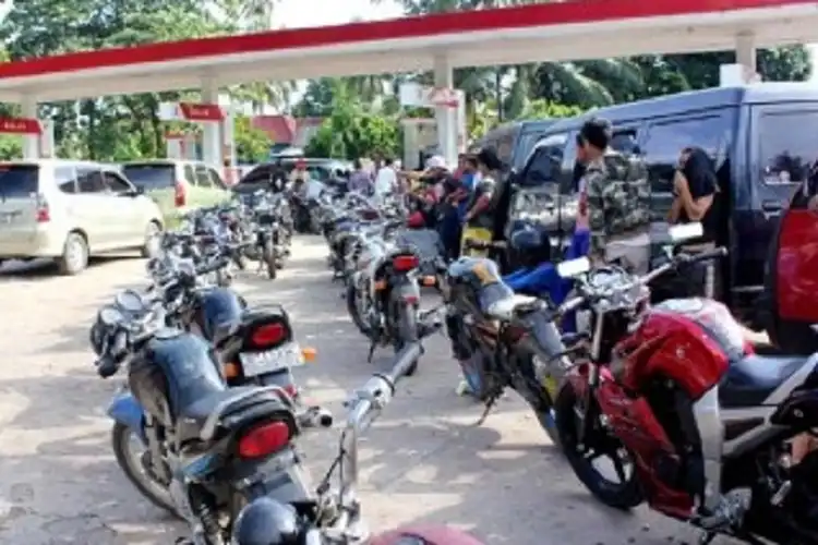 Geger Antrian Panjang dan Stok Pertalite Habis Pertamina Ungkap Stok yang Tersedia