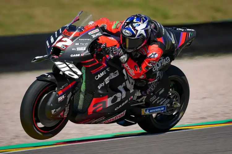 Hasil Warm Up MotoGP Inggris 2022, Johann Zarco ke Gravel Maverick Vinales Problem Motor
