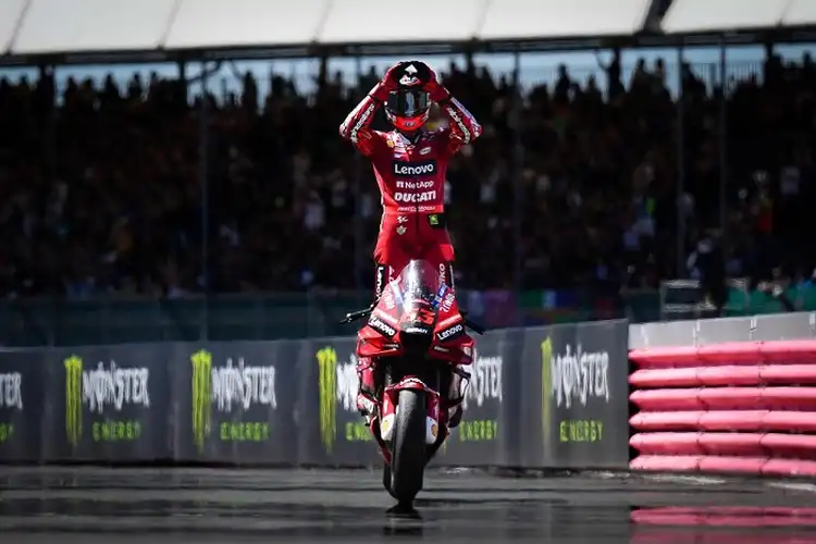 Francesco Bagnaia Juara MotoGP Inggris 2022, Dapat Bantuan Dari Valentino Rossi