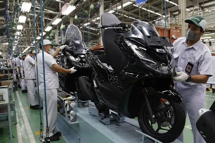 Serbu AHM Buka Lowongan Kerja Agustus 2022, Banyak Posisi Untuk Lulusan D3 dan S1