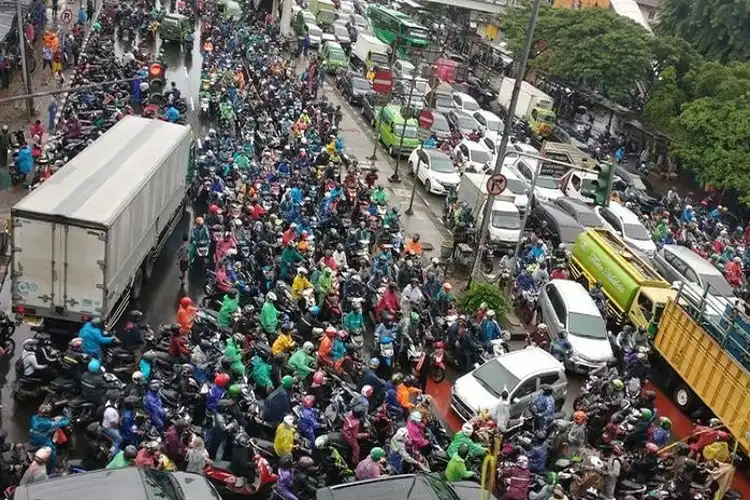 Gawat Sianida Beterbangan di Udara Jakarta Petugas Lakukan Razia Motor dan Mobil yang Masuk Ibukota