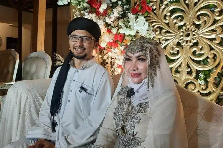 Modifikator Chemonk Modified Gugat Cerai Istrinya Roro Fitria Karena Kebiasaan Mistisnya?