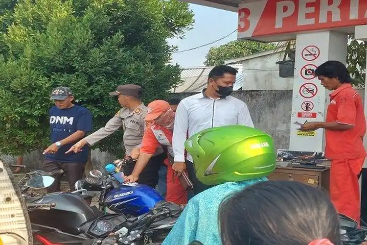 Polisi Bubarkan Antrian BBM Subsidi di Oku Timur, Penyebabnya Motor Tangki Besar