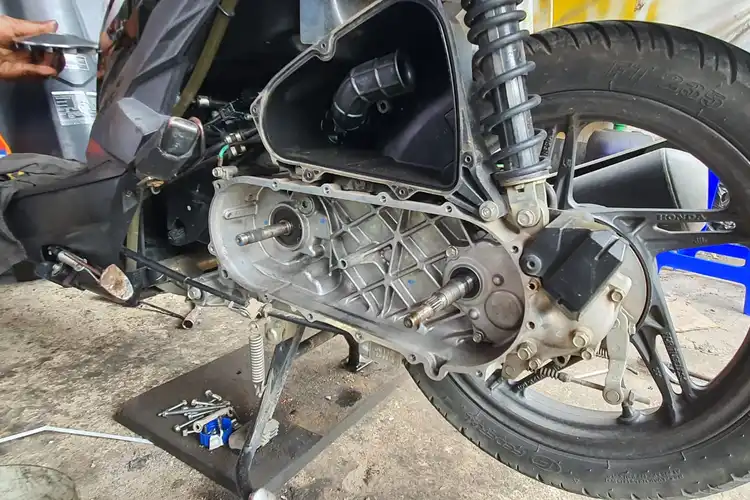 Murah Banget Biaya Servis CVT Motor Matic Di Bengkel Ini, Ternyata Enggak Sampai Rp 50 Ribu