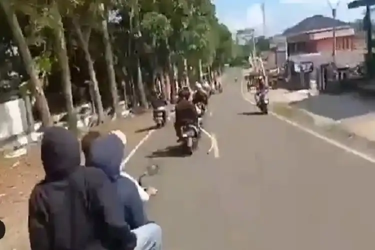 Heboh Video Geng Motor Konvoi Sambil Tenteng Parang di Pandeglang, Polisi Bongkar Faktanya