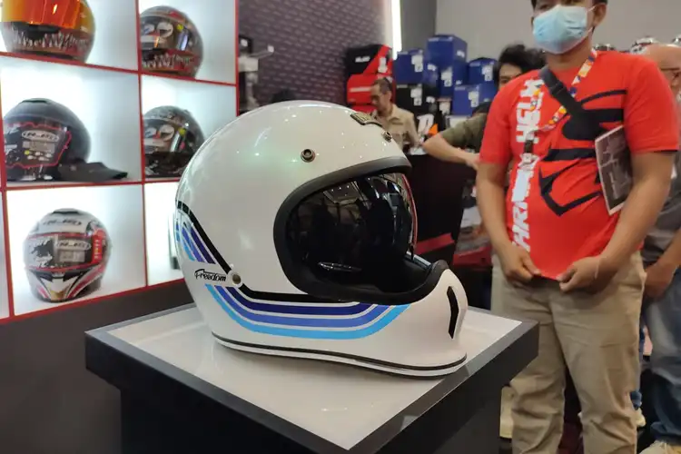 Harga Mulai Rp 650 Ribuan, Helm NJS Freedom Hadir di IMOS 2022, Kalcer Banget!