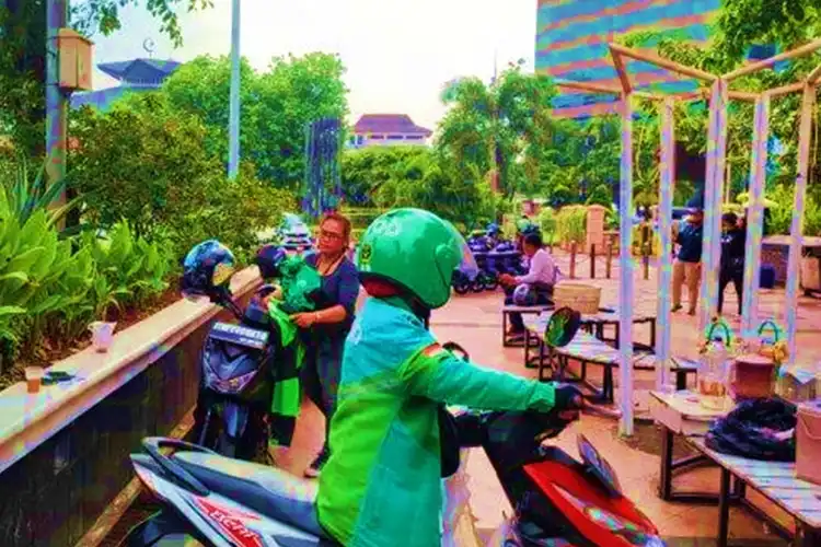 Driver Ojol Wanita Diminta Cium Konsumen Pria di Semarang Gara-gara Uang Rp 50 Ribu
