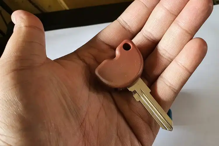 Biaya Dupiklat Kunci Vespa Matic, Kalau Sampai Kunci Coklat Hilang Dompet Auto Jebol