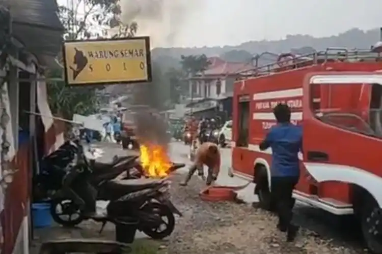 Gempar, Motor Terbakar di Samping SPBU di Toraja, Pemilik Langsung Kabur