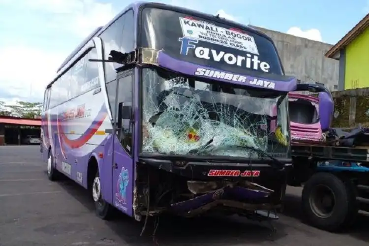 Dua Motor Honda Sonic Tabrak Bus Di Ciamis, 3 Pengendara Meninggal Dunia