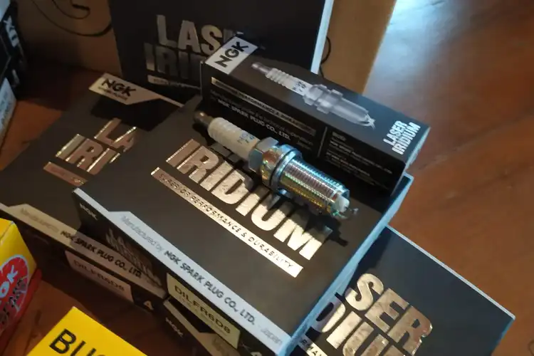 Busi Laser Iridium Umur Lebih Panjang s/d 400 Persen Cocok untuk Pemotor Malas Cek Kelebihan Lainnya    