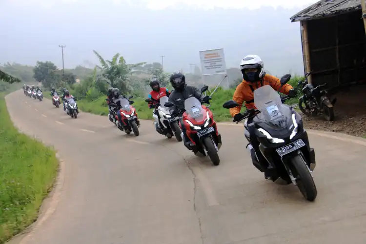 Simak Tips Aman Safety Riding Persiapan Turing Di Libur Akhir Tahun Dari AHM
