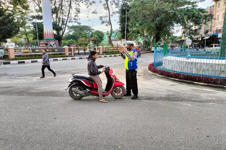 Edan, Dalam Satu Bulan ETLE di Kendari Catat Ribuan Pengendara Motor Tak Pakai Helm