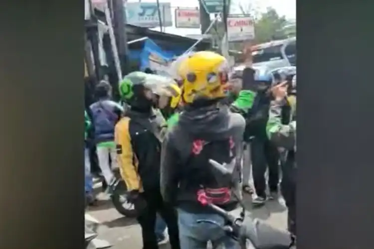 Mencekam, Begini Kronologi Driver Ojek Online Serang Ojek Pangkalan di Bandung