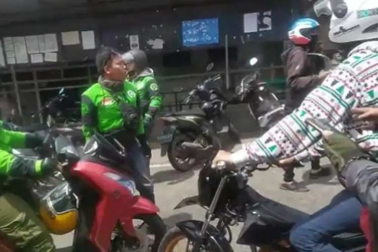 Kisruh Driver Ojol Versus Opang di Bandung, Diawali Perkara Taksi Online Dilarang Melintas