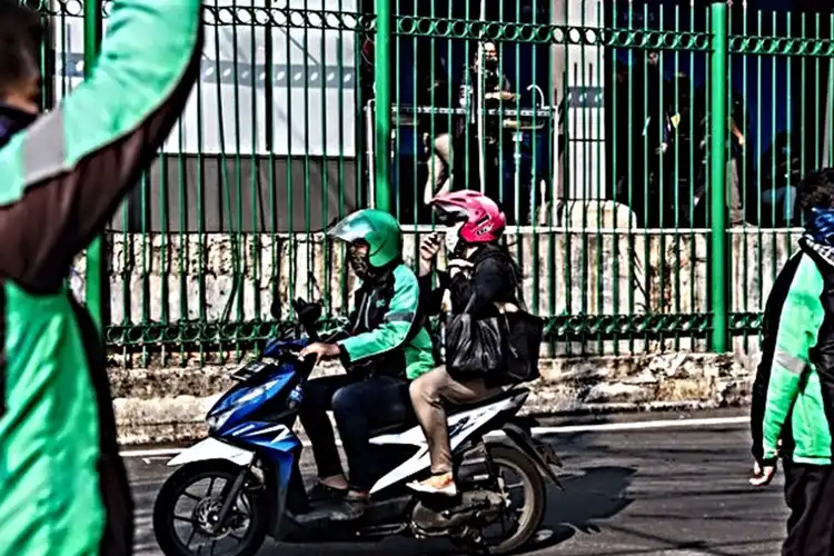 Driver Ojol Nekat Naikan Tarif Sepihak, Grab Ambil Tindakan Tegas