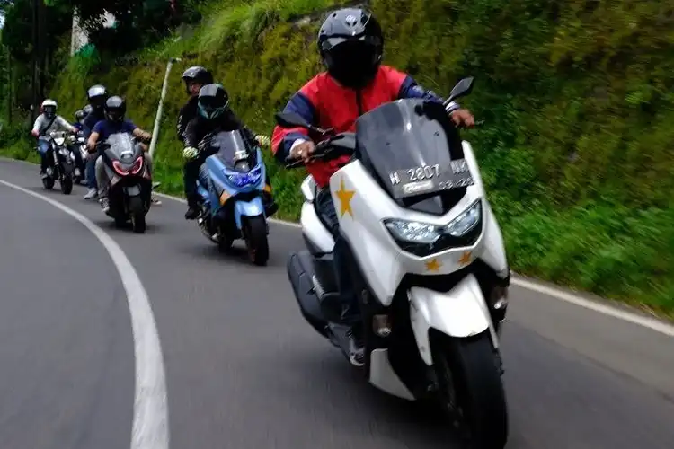 Haram Hukumnya Boyong Bensin Cadangan Saat Turing Jarak Jauh