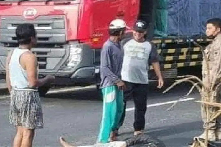 Duaarr, Suara Ledakan Bikin Kaget Pemotor Yamaha Jupiter MX Sampai Tersungkur Mencium Aspal