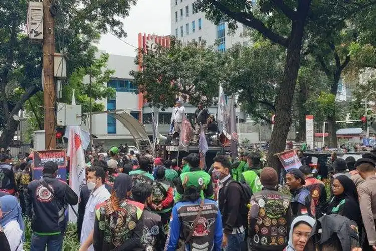 Ratusan Driver Ojek Online Demo Tolak Penerapan Jalan Berbayar ERP di Jakarta