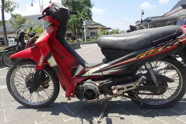 Serius Enggak Mau Nih, Motor 2-Tak Langka Buka Harga Cuma Rp 4 Juta