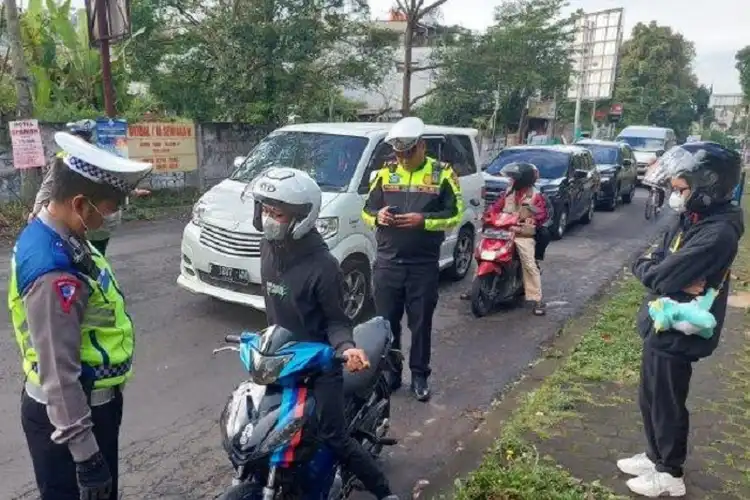 Sunmori Lembang Dibubarkan Polisi, Motor Knalpot Brong Kena ETLE