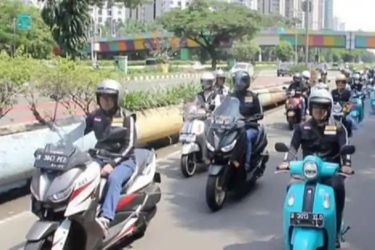 Jakarta Max Owners Bareng Adira Finance Riding Ke IIMS 2023, Intip Keseruannya