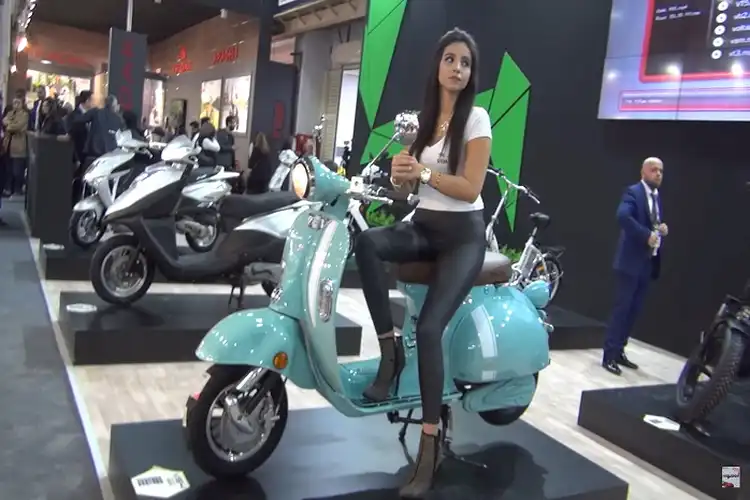 Murah Meriah Motor Listrik Mirip Vespa Harga Cuma Rp 5 Jutaan, Segini Jarak Tempuhnya