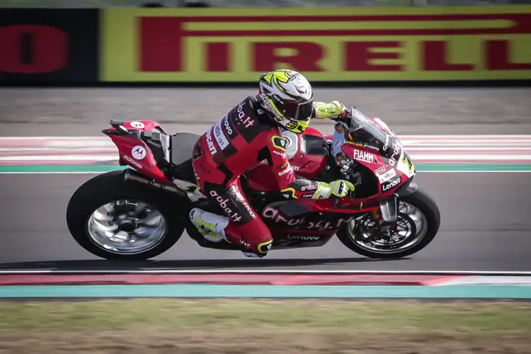 Hasil Race 1 WorldSBK Mandalika 2023, Bautista Juara, Toprak Podium Dua