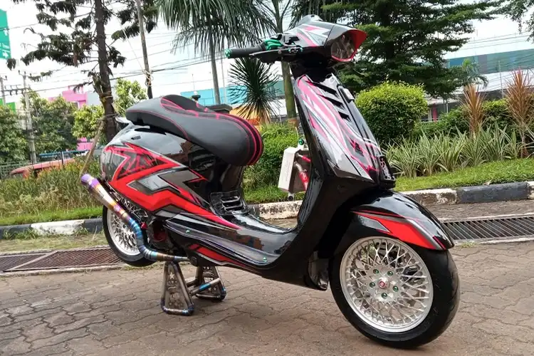 Ngeri Banget Modifikasi Motor Vespa Sprint 150, Custom Body Sana-sini Raih Gelar 'The King'