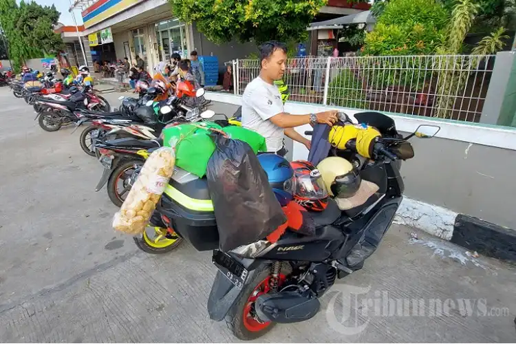 Pemudik Motor Baru Sampai Cikampek Bisa Istirahat di Kantor Polsek, Disiapkan Makanan dan Kopi Gratis