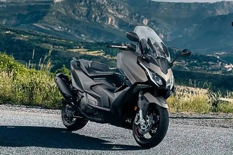 Yamaha TMAX Ketar-ketir Meluncur Motor Baru Kymco Body Kekar Mirip Robot