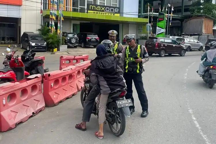 Tilang Manual Diberlakukan Lagi Khusus untuk Pemotor Ketahui Pelanggaran Apa Saja yang Diincar Polisi