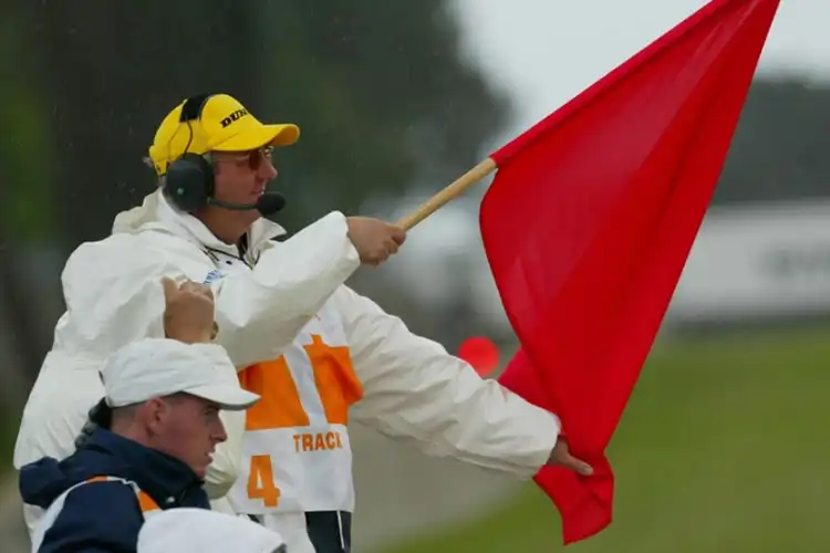Ramai Istilah Red Flag, di Balap MotoGP Bendera Dikibarkan Kalau Ada 3 Kejadian Fatal
