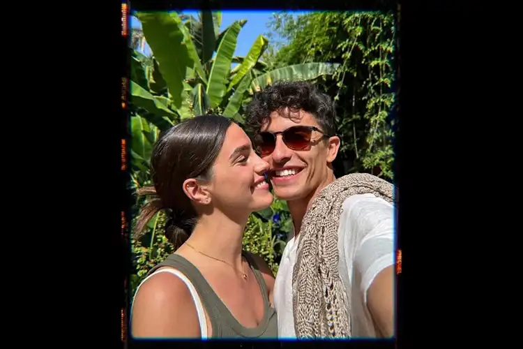Bikin Netizen Baper, Marc Marquez Pamer Kemesraan Bersama Pacar Baru Gemma Pinto