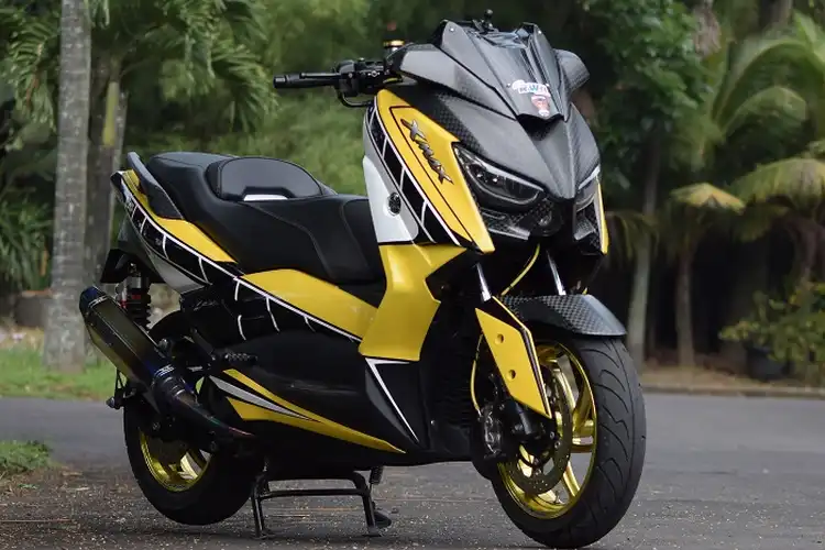 Modifikasi Motor Yamaha XMAX Istimewa, Livery Spesial Mesin Bore Up dan Kaki-kaki Padat