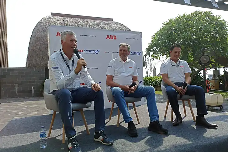 Fasilitas Fast Charging ABB Untuk Motor Listrik? Tunggu Momen Tepat