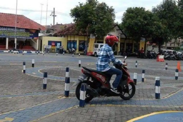 Ujian SIM di Semarang Dipermudah Sekali Coba Langsung Lulus Tetap Pakai Trek Zig-zag dan Angka 8
