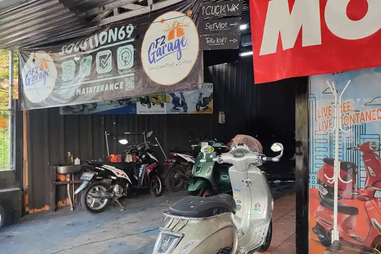 Servis Vespa Matic Bonus Cuci Motor di F2 Garage Scooter, Matic Jepang Juga Bisa