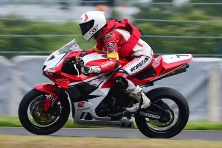 Mantap Bro, Pembalap Indonesia Start Paling Depan Balap Ketahanan Suzuka 4 Hours 2023