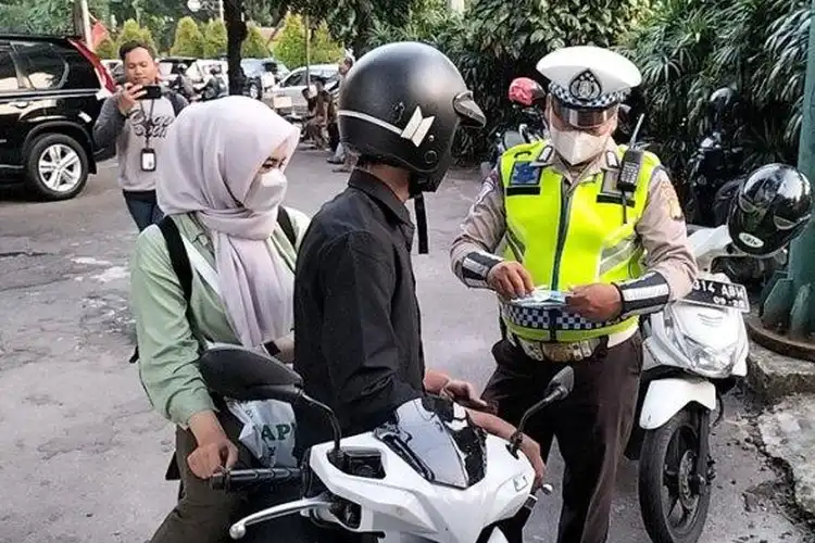 Tilang Manual Berlaku Dalam Razia Operasi Keselamatan 2024 Simak Tanggal dan Pelanggaran yang Diincar