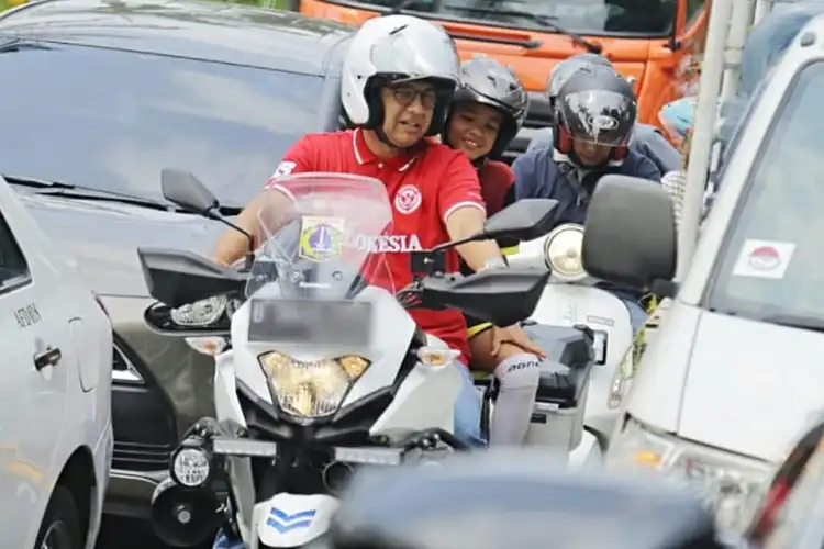 Anies Baswedan Doyan Ganti Helm Motor, Ada Yang Seharga Motor Bekas