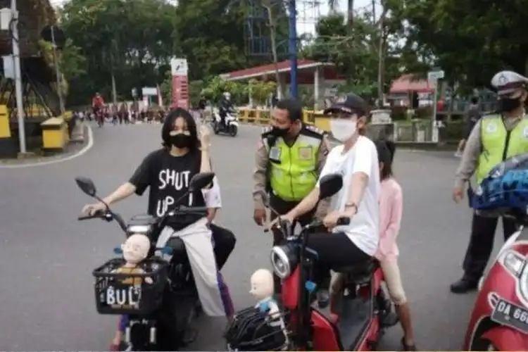 Enggak Cuma Motor Polisi Juga Bisa Tilang Sepeda Listrik Ini Dasar Hukumnya