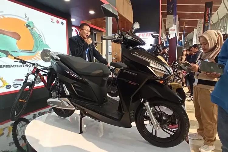 Calon Motor Listrik Murah Pacific Desain Mirip Vario Mejeng di GIIAS 2023