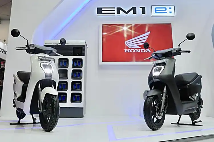 Adu Spek Motor Listrik Baru Honda EM1 e: dengan Kompetitor yang Harganya Mirip