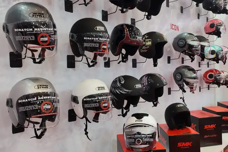 Rilis di GIIAS 2023, Helm Motor Murah Studds Dijual Mulai Rp 300 Ribuan Sudah SNI