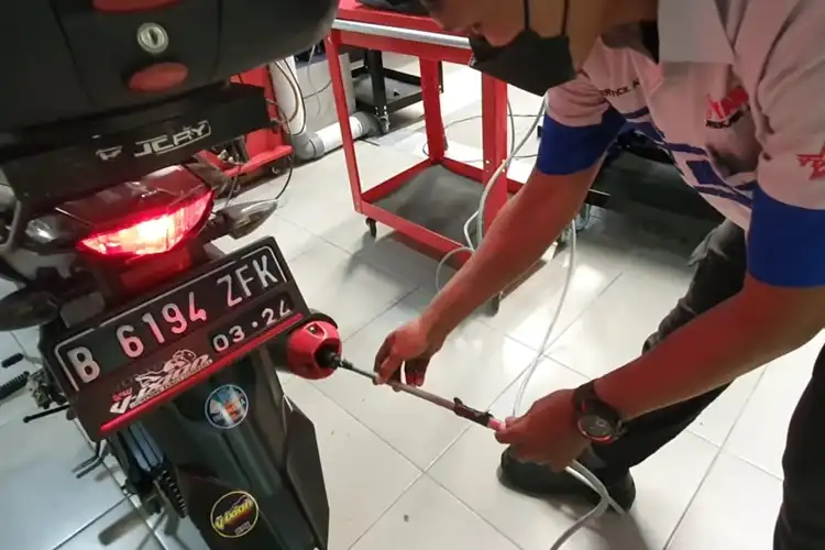 Ahli Jelaskan Hasil Uji Emisi Motor Punya Nilai O2 Tinggi, Bagus atau Tidak?